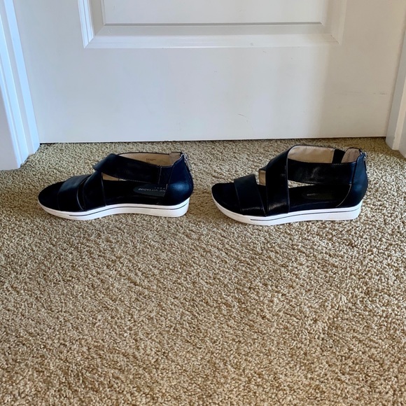 Adrienne Vittadini Sport Black Platform Sandals - Picture 6 of 10